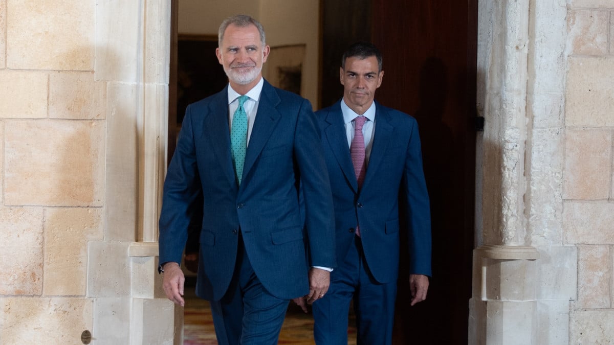 El rey a la espera de que Sánchez le