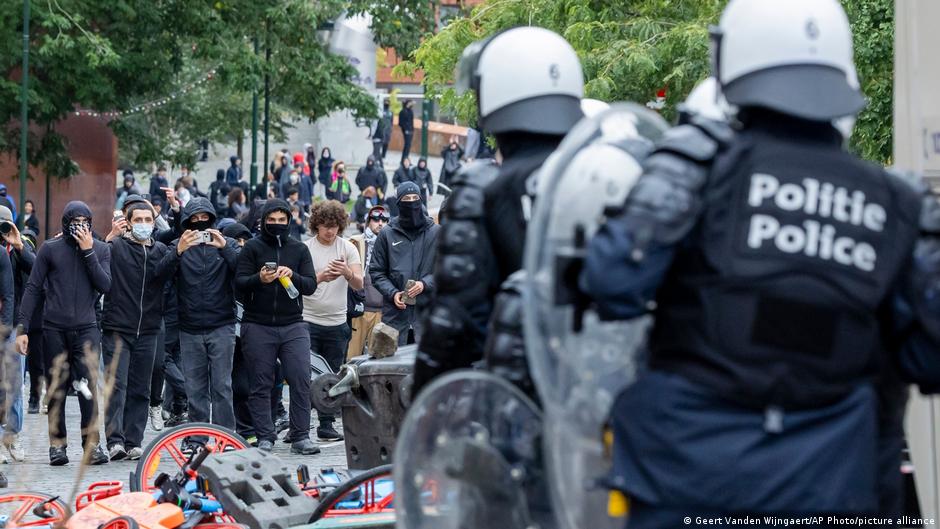 Más de cien detenidos dejan protestas en Bélgica
