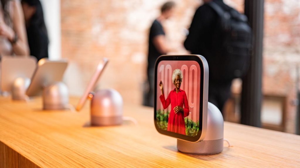 Apple lanza HomeView, su primera pantalla inteligente para el hogar