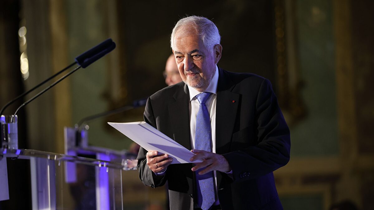 Denuncian a Conde-Pumpido y magistrados del TC por prevaricación