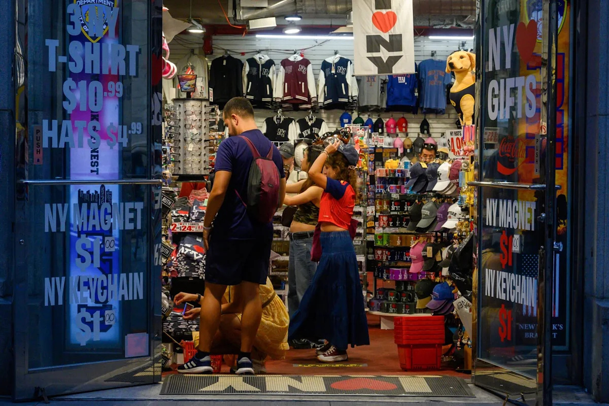 Confianza del consumidor de EE.UU. cae a mínimo de cinco meses en octubre