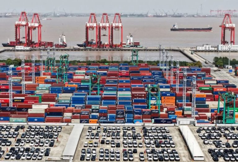 Las exportaciones chinas de septiembre superan expectativas y crecen un 36,3%